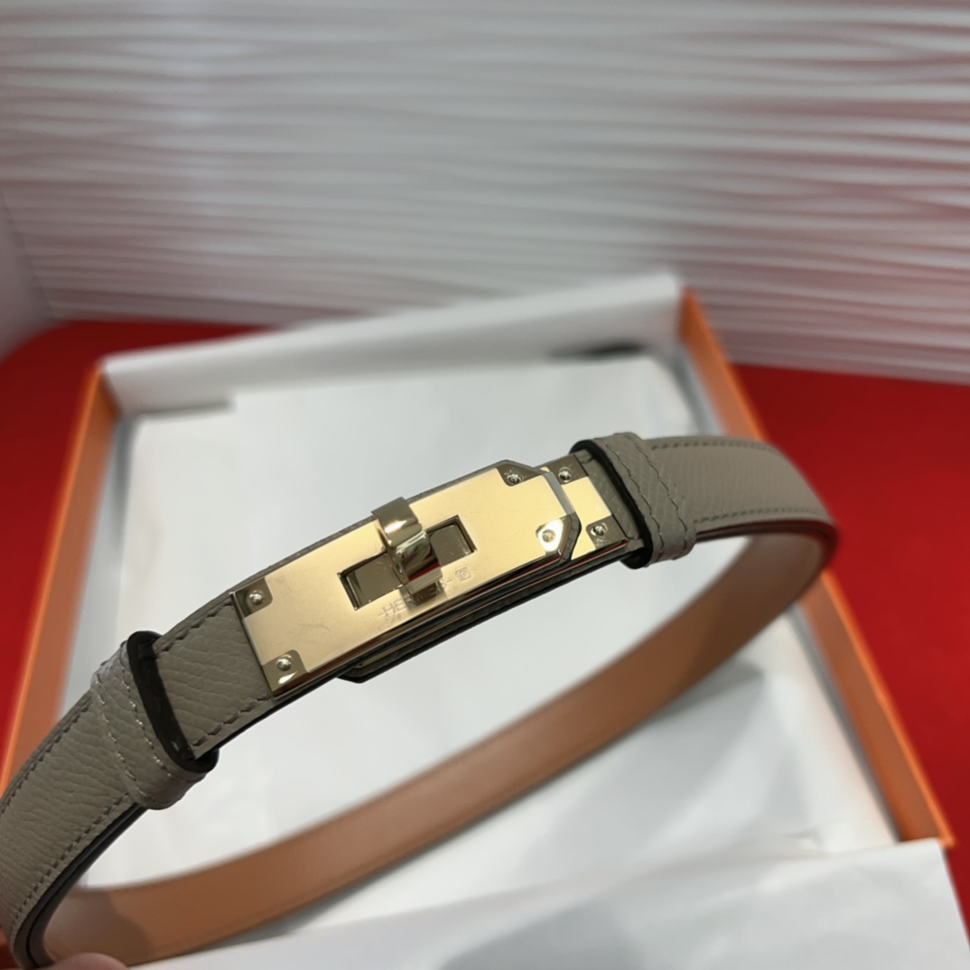 kelly一直是时尚圈的热宠元素赶紧给你的小蛮腰配一条钢扣-Chinese UA Cheap High Quatity Brand Clothes Bags handbags Sneakers wholesale wholesaler seller from China Factory suppliers Fashion Clothing Shoes best Quality Beautiful Price kelly一直是时尚圈的热宠元素赶紧给你的小蛮腰配一条钢扣