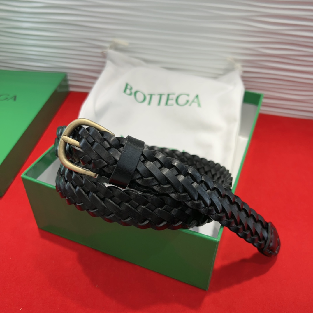 春秋经典腰带款质感十足 2.5Cm