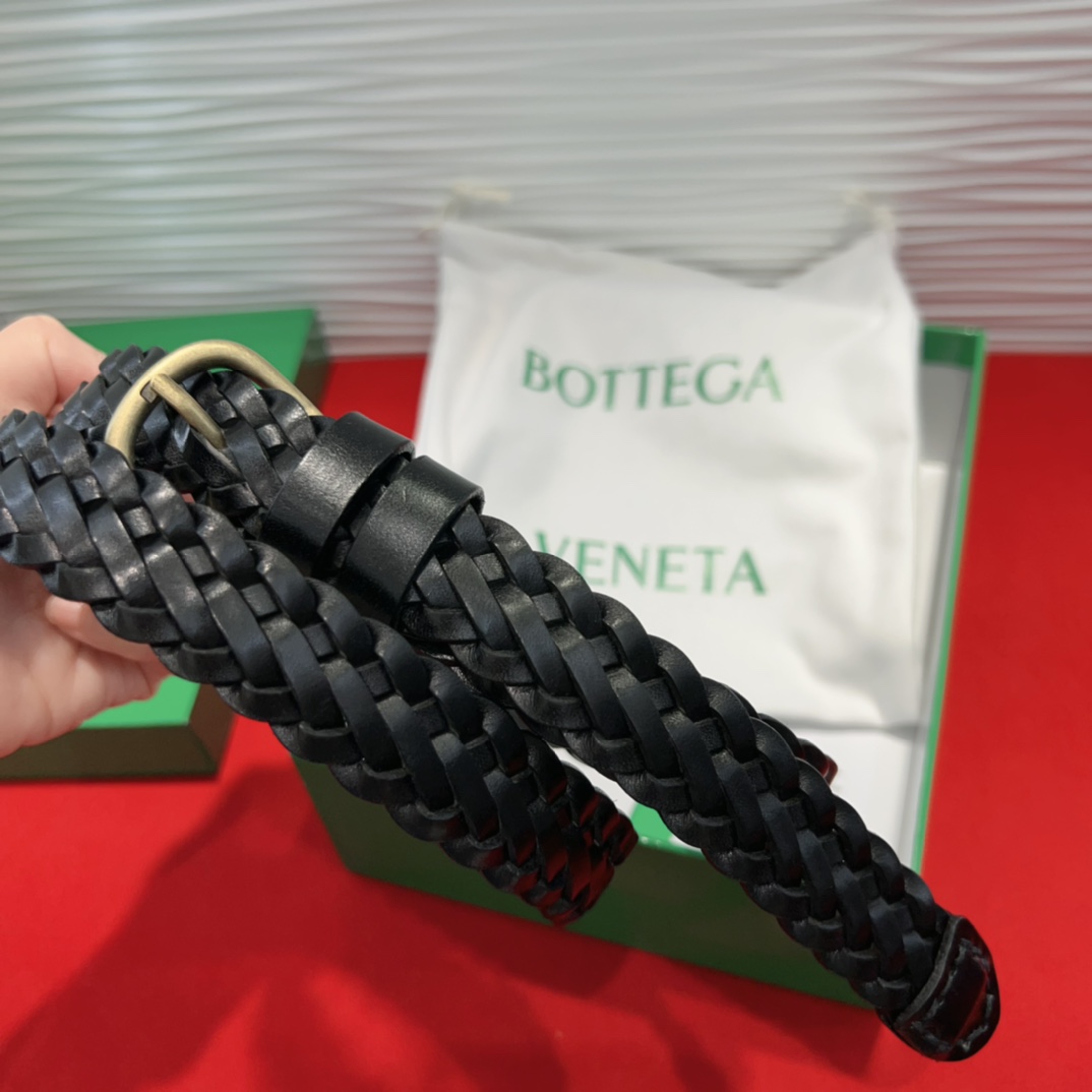 春秋经典腰带款质感十足 2.5Cm