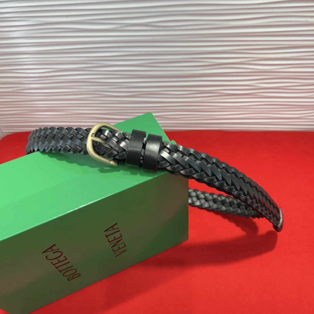 春秋经典腰带款质感十足 2.5Cm