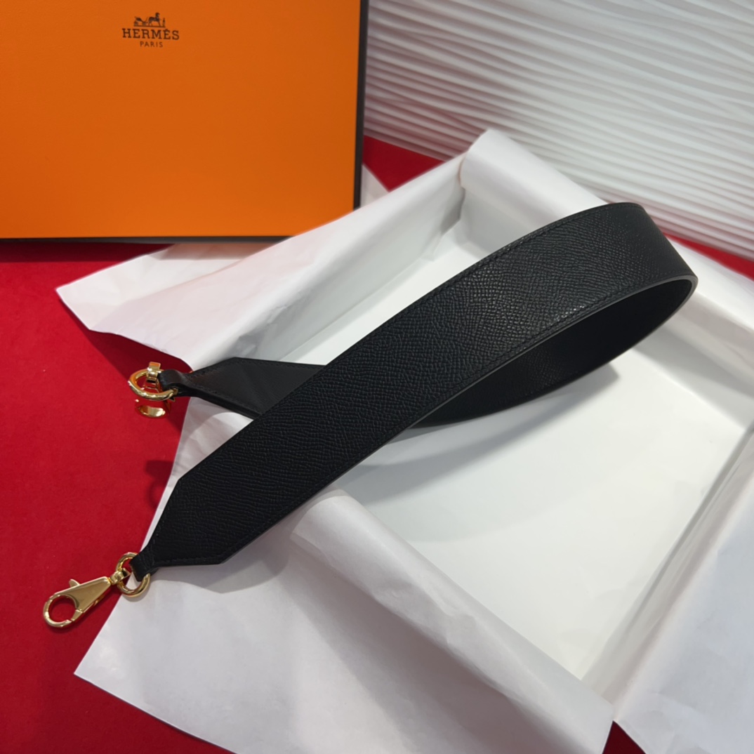 Kelly Pocket肩带 细节图
Swift和EPsomTC皮肩带，镀钯金属件
Kelly Poc