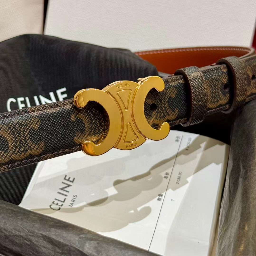  新款女士凯旋门腰带
TRIOMPHE 双面顶级小牛皮腰带
百搭时尚潮流，宽2.5cm。75一100欧