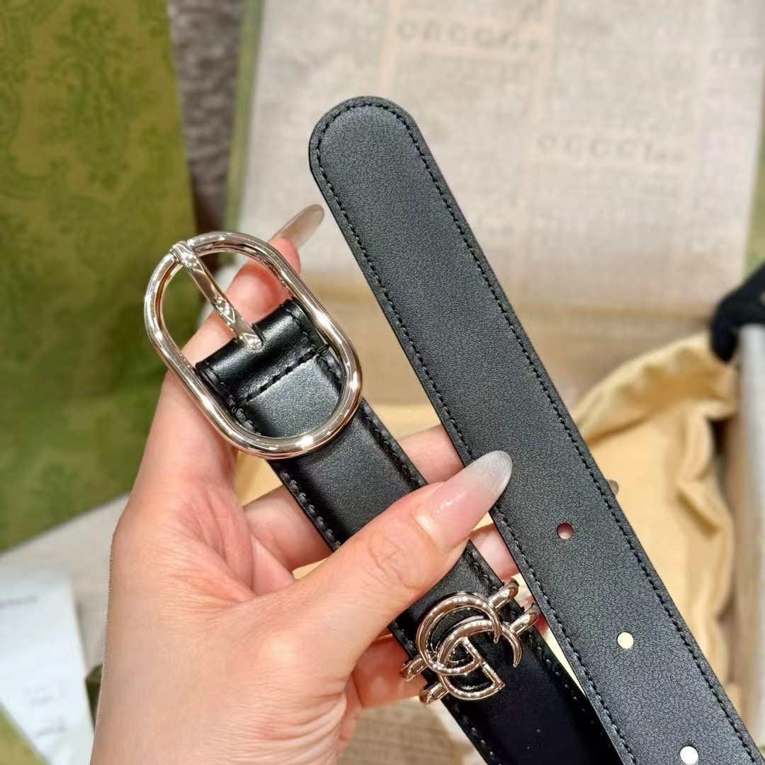 家圆形互扣式双G腰带 这款亮眼吸睛的腰带