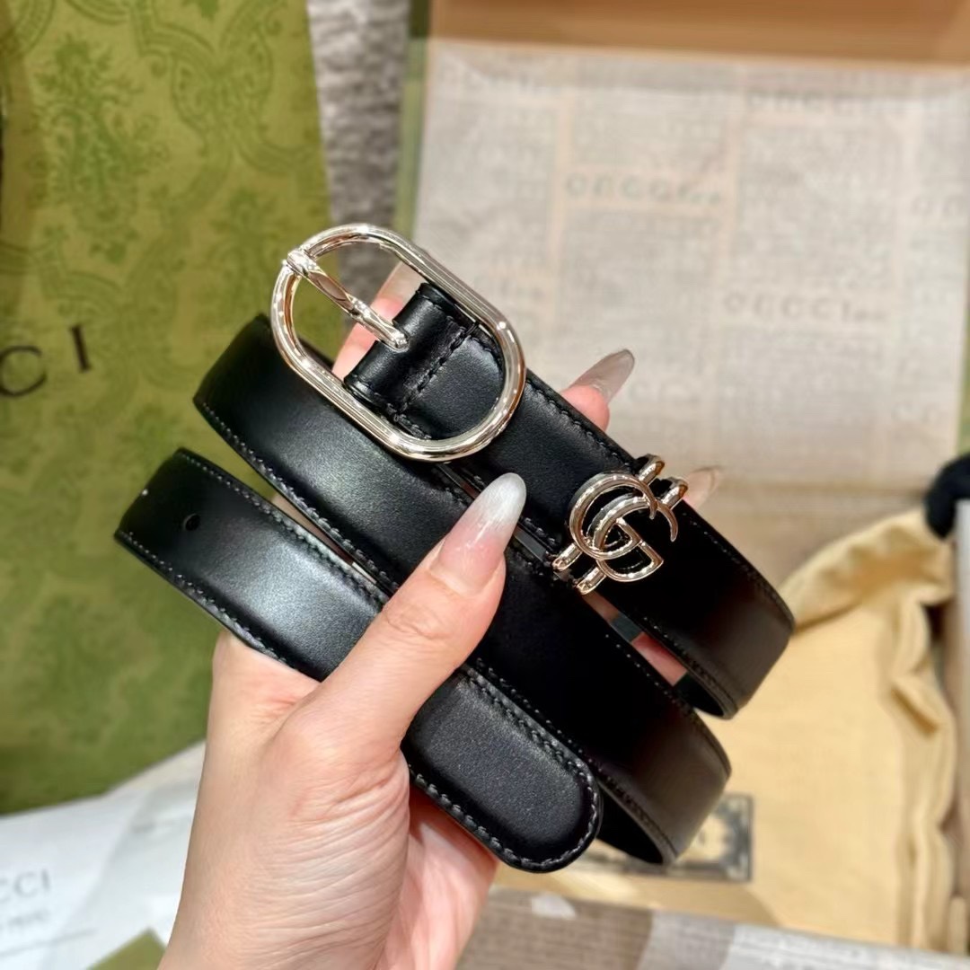 家圆形互扣式双G腰带 这款亮眼吸睛的腰带