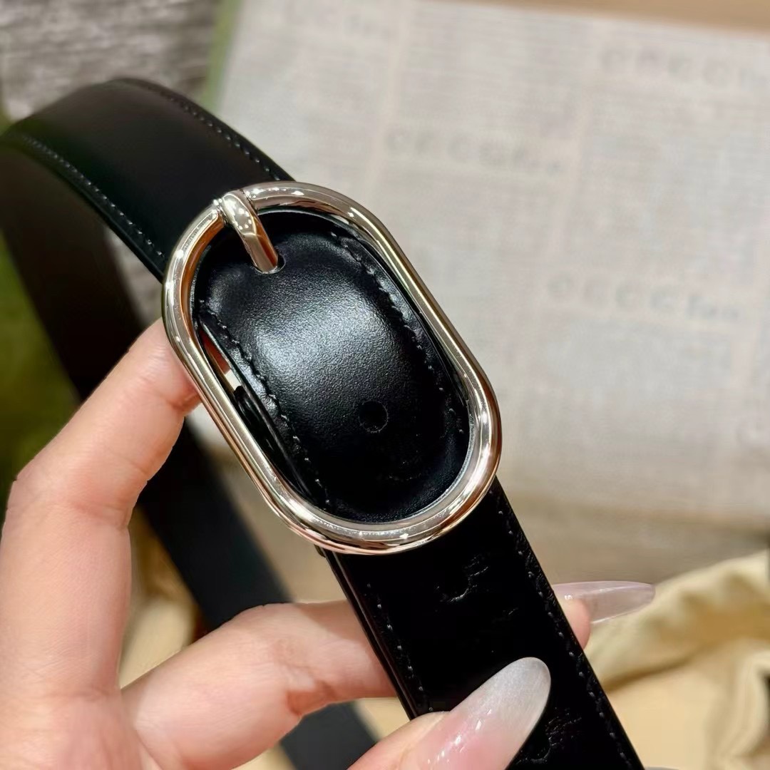 家圆形互扣式双G腰带 这款亮眼吸睛的腰带