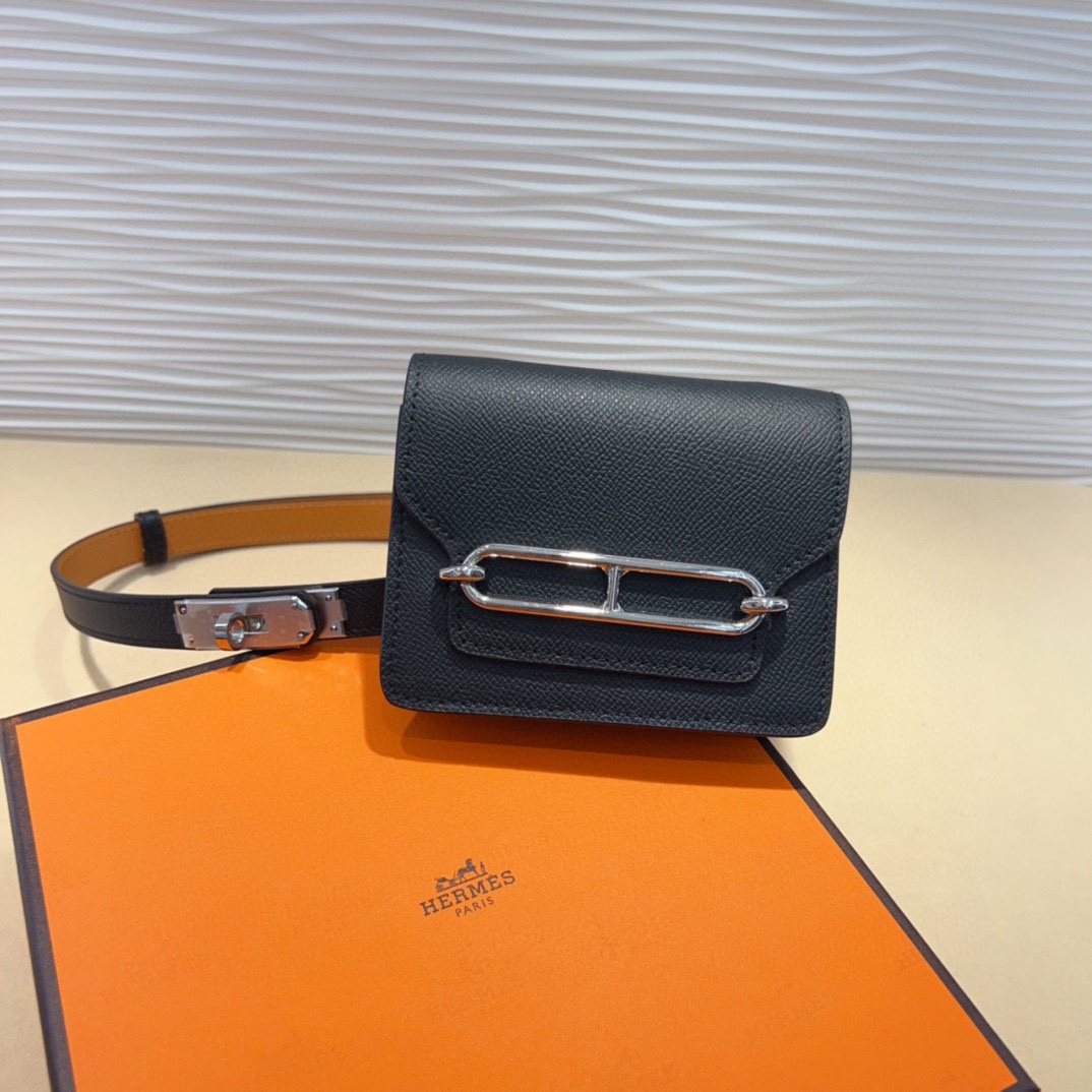 kelly一直是时尚圈的热宠元素，各路达人都很爱！全套标配包装齐全，这货目前市面连个仿货的影子都木有‼️