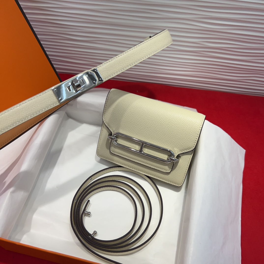 kelly一直是时尚圈的热宠元素，各路达人都很爱！全套标配包装齐全，这货目前市面连个仿货的影子都木有‼️