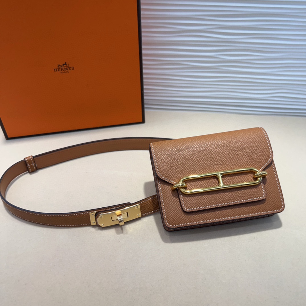 kelly一直是时尚圈的热宠元素，各路达人都很爱！全套标配包装齐全，这货目前市面连个仿货的影子都木有‼️