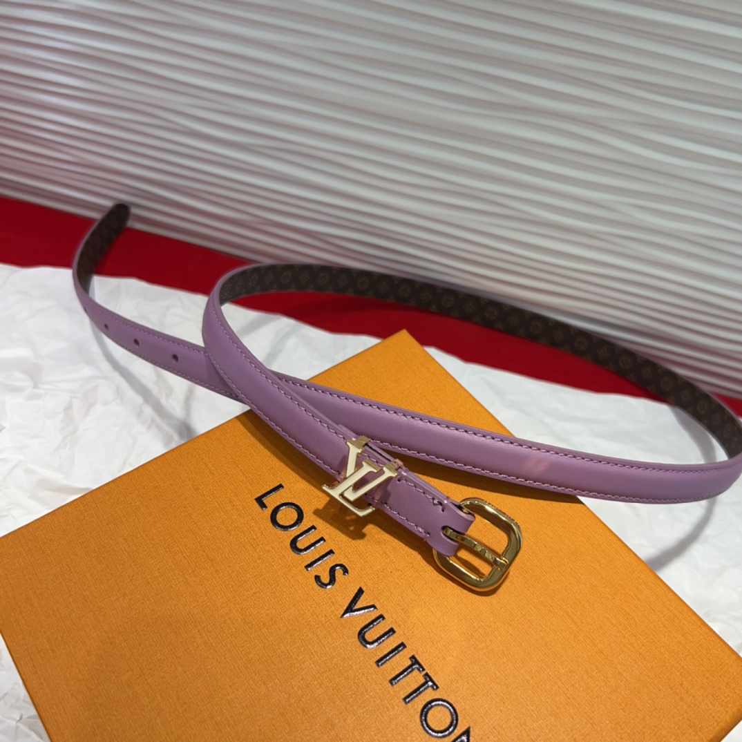 驴家 *｜女士妖带 上新啦～适合各种穿搭黑色：百搭之王 冷色暖色都能驾驭米色：春夏必备 清新又百搭扣头设