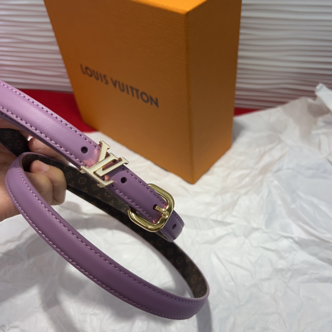 驴家 *｜女士妖带 上新啦～适合各种穿搭黑色：百搭之王 冷色暖色都能驾驭米色：春夏必备 清新又百搭扣头设