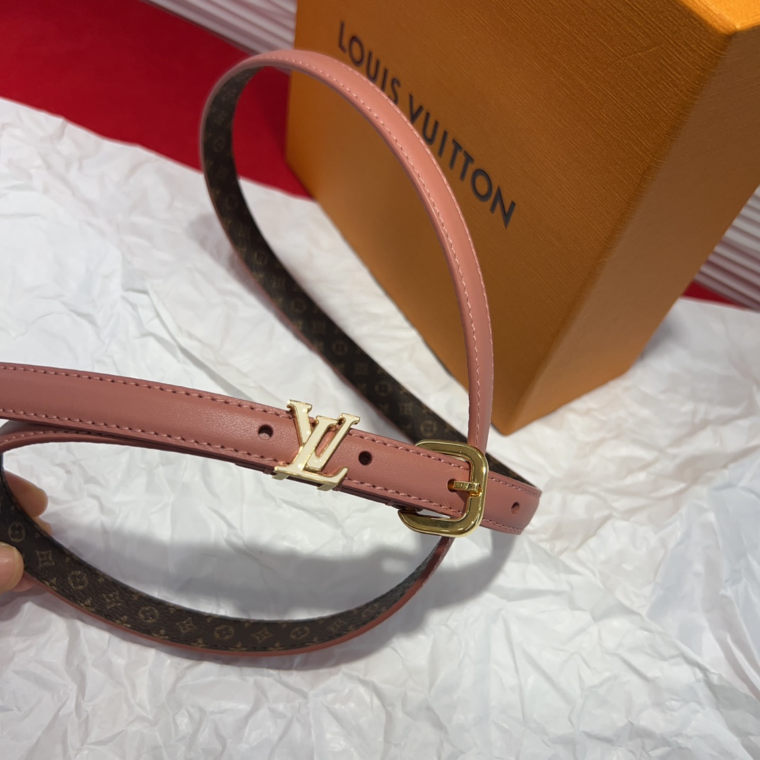 驴家 *｜女士妖带 上新啦～适合各种穿搭黑色：百搭之王 冷色暖色都能驾驭米色：春夏必备 清新又百搭扣头设