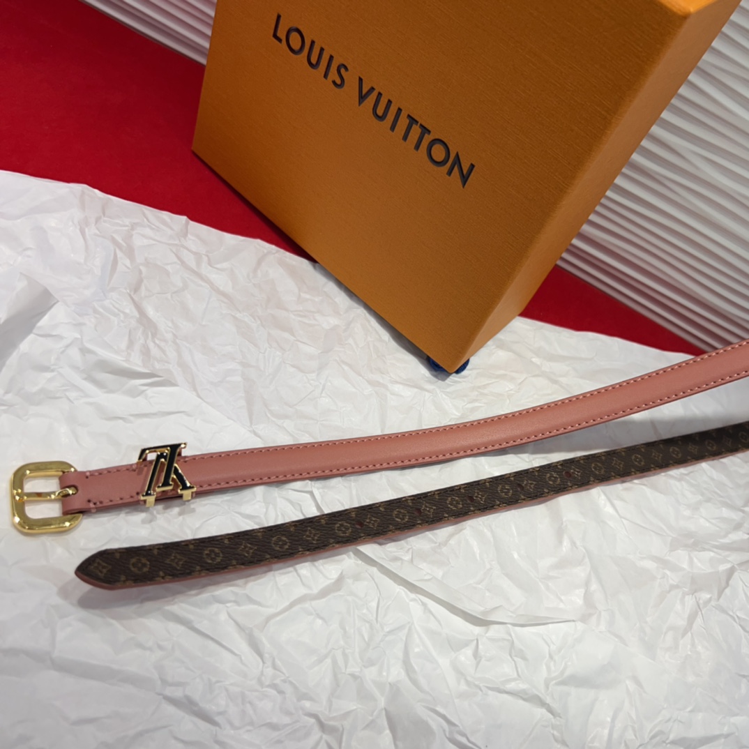 驴家 *｜女士妖带 上新啦～适合各种穿搭黑色：百搭之王 冷色暖色都能驾驭米色：春夏必备 清新又百搭扣头设