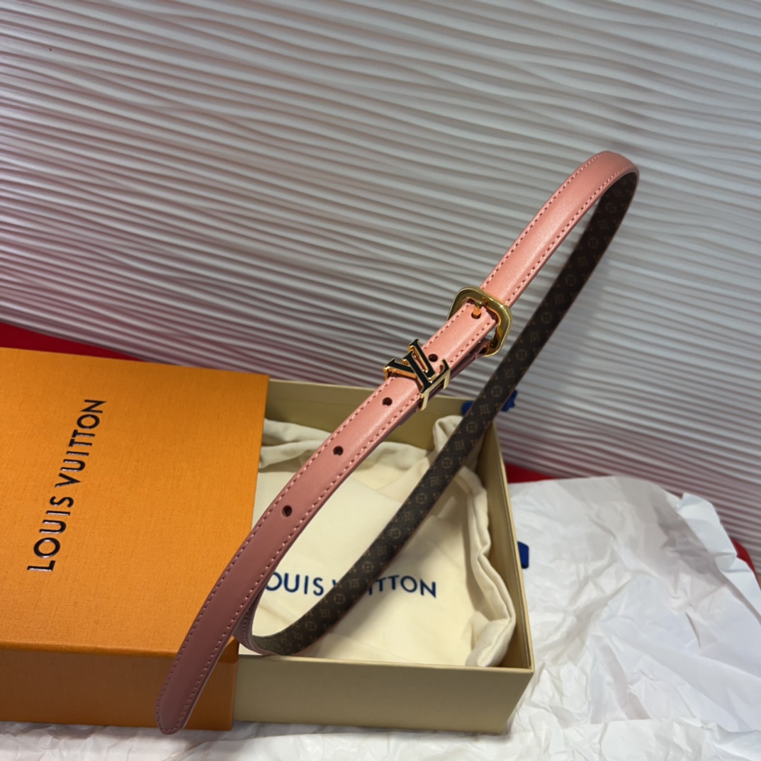 驴家 *｜女士妖带 上新啦～适合各种穿搭黑色：百搭之王 冷色暖色都能驾驭米色：春夏必备 清新又百搭扣头设