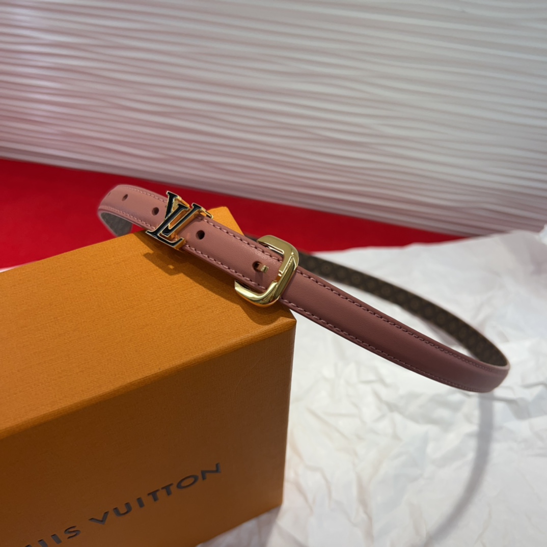 驴家 *｜女士妖带 上新啦～适合各种穿搭黑色：百搭之王 冷色暖色都能驾驭米色：春夏必备 清新又百搭扣头设