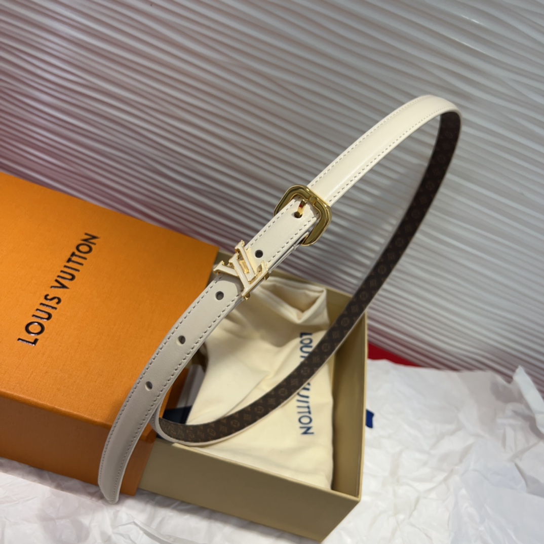 驴家 *｜女士妖带 上新啦～适合各种穿搭黑色：百搭之王 冷色暖色都能驾驭米色：春夏必备 清新又百搭扣头设