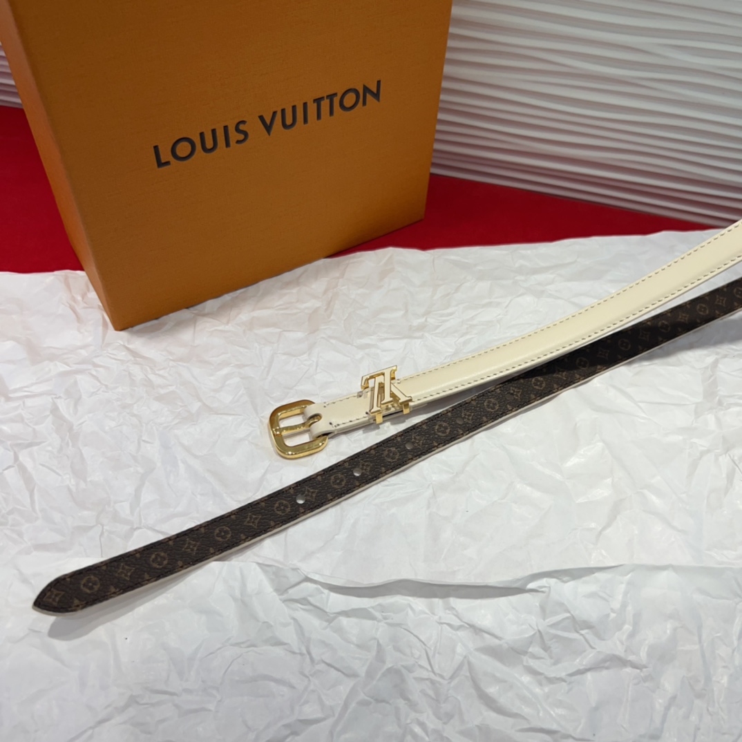 驴家 *｜女士妖带 上新啦～适合各种穿搭黑色：百搭之王 冷色暖色都能驾驭米色：春夏必备 清新又百搭扣头设