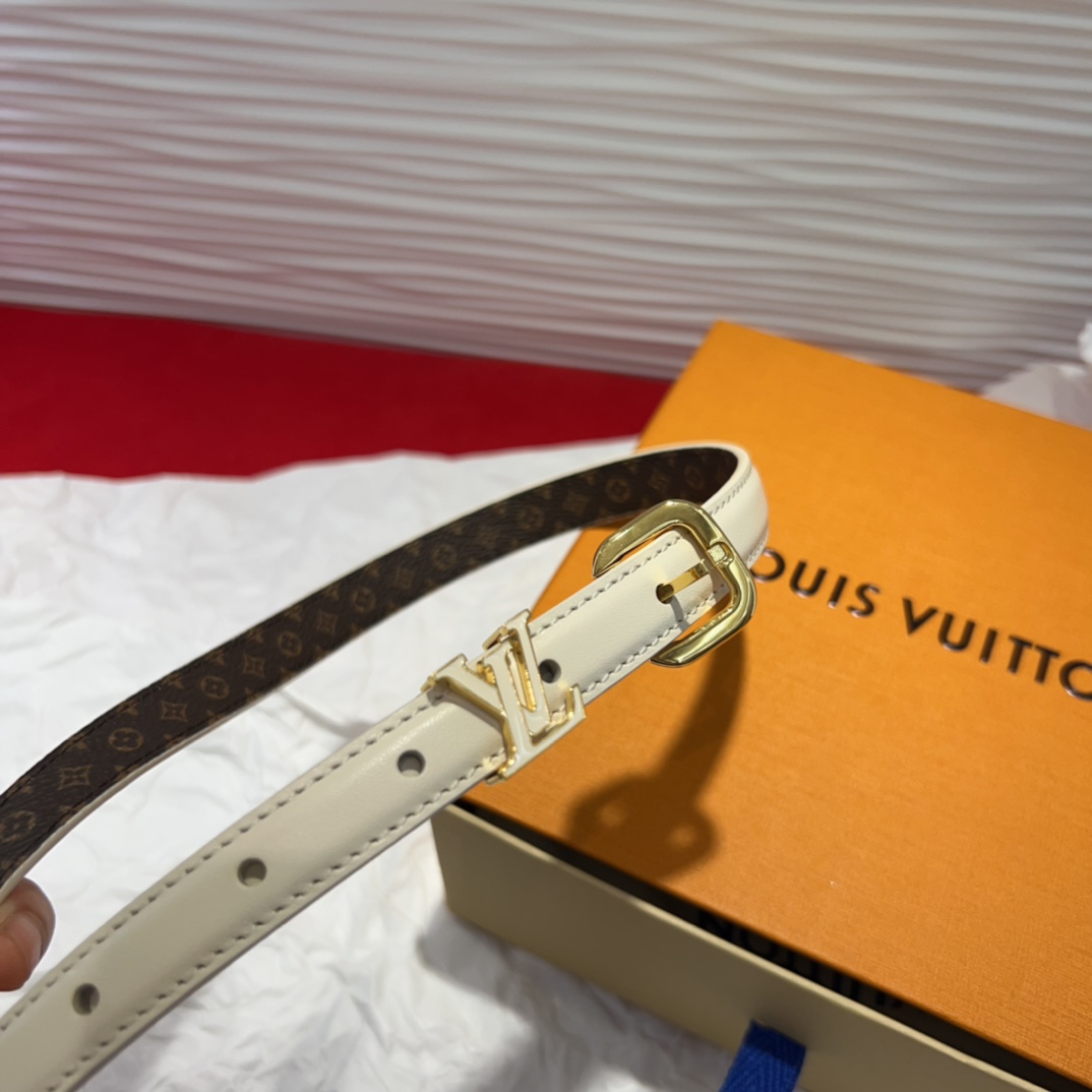 驴家 *｜女士妖带 上新啦～适合各种穿搭黑色：百搭之王 冷色暖色都能驾驭米色：春夏必备 清新又百搭扣头设