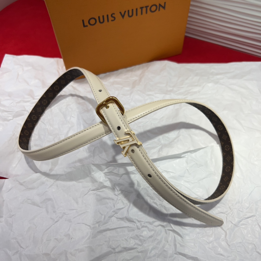 驴家 *｜女士妖带 上新啦～适合各种穿搭黑色：百搭之王 冷色暖色都能驾驭米色：春夏必备 清新又百搭扣头设