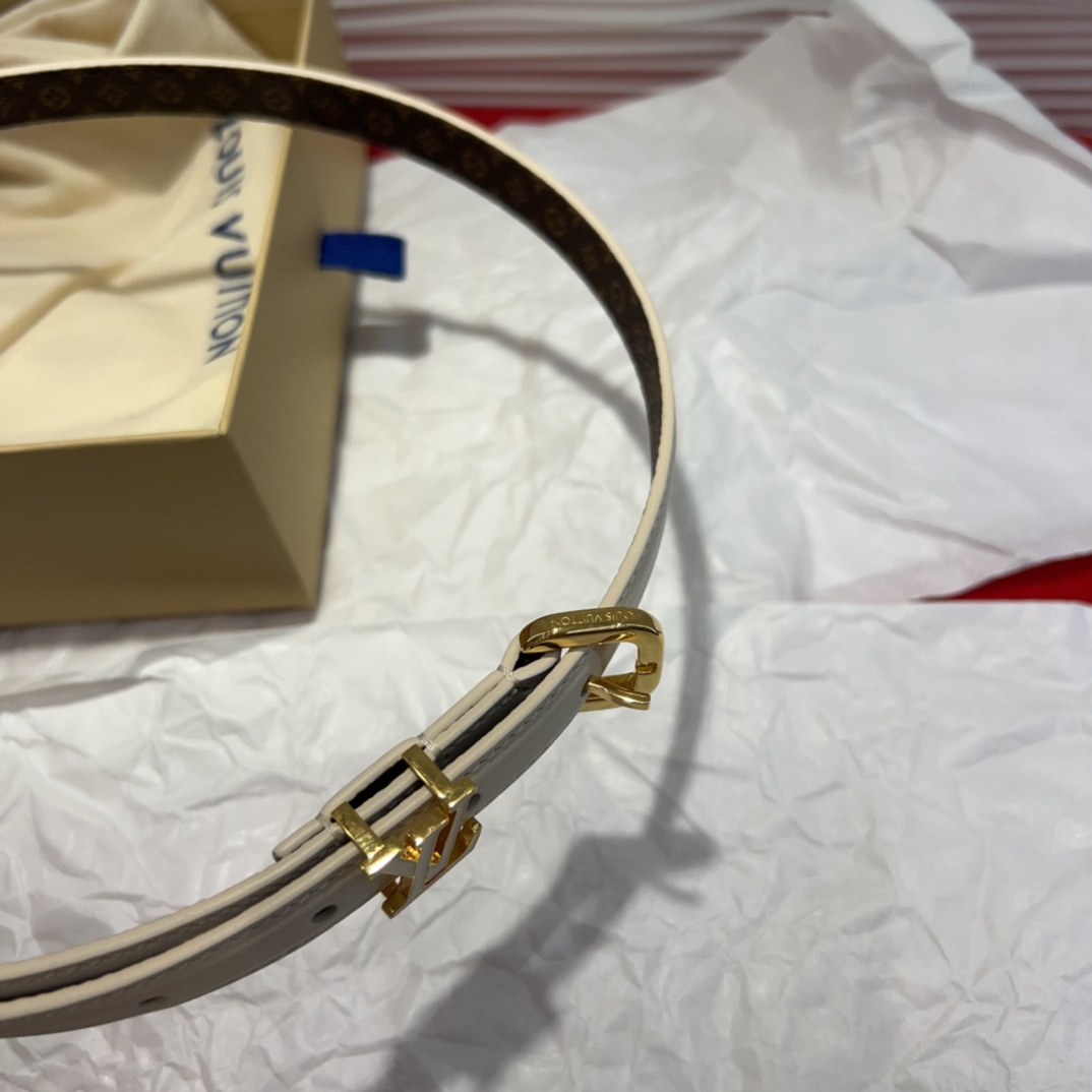 驴家 *｜女士妖带 上新啦～适合各种穿搭黑色：百搭之王 冷色暖色都能驾驭米色：春夏必备 清新又百搭扣头设