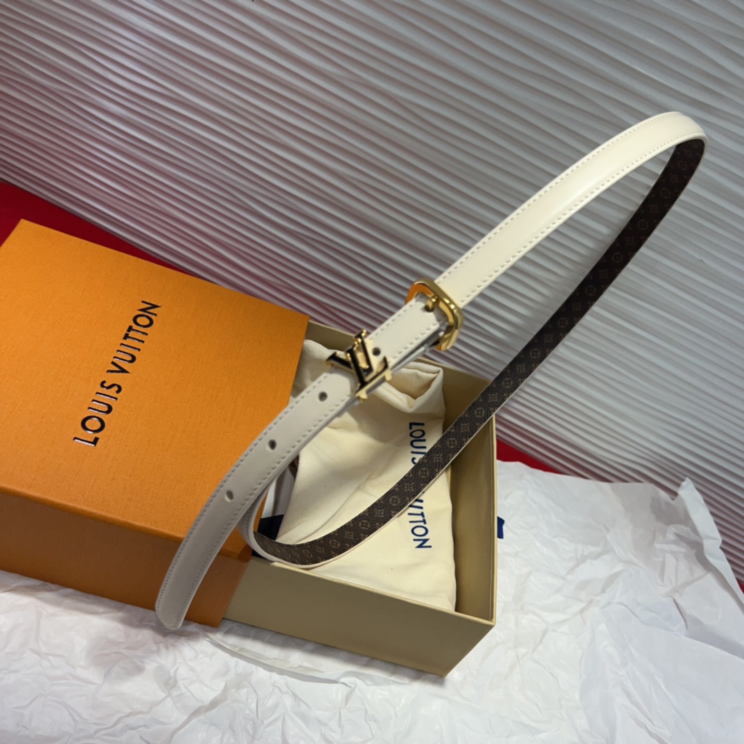 驴家 *｜女士妖带 上新啦～适合各种穿搭黑色：百搭之王 冷色暖色都能驾驭米色：春夏必备 清新又百搭扣头设