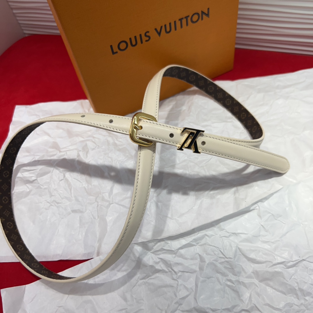 驴家 *｜女士妖带 上新啦～适合各种穿搭黑色：百搭之王 冷色暖色都能驾驭米色：春夏必备 清新又百搭扣头设