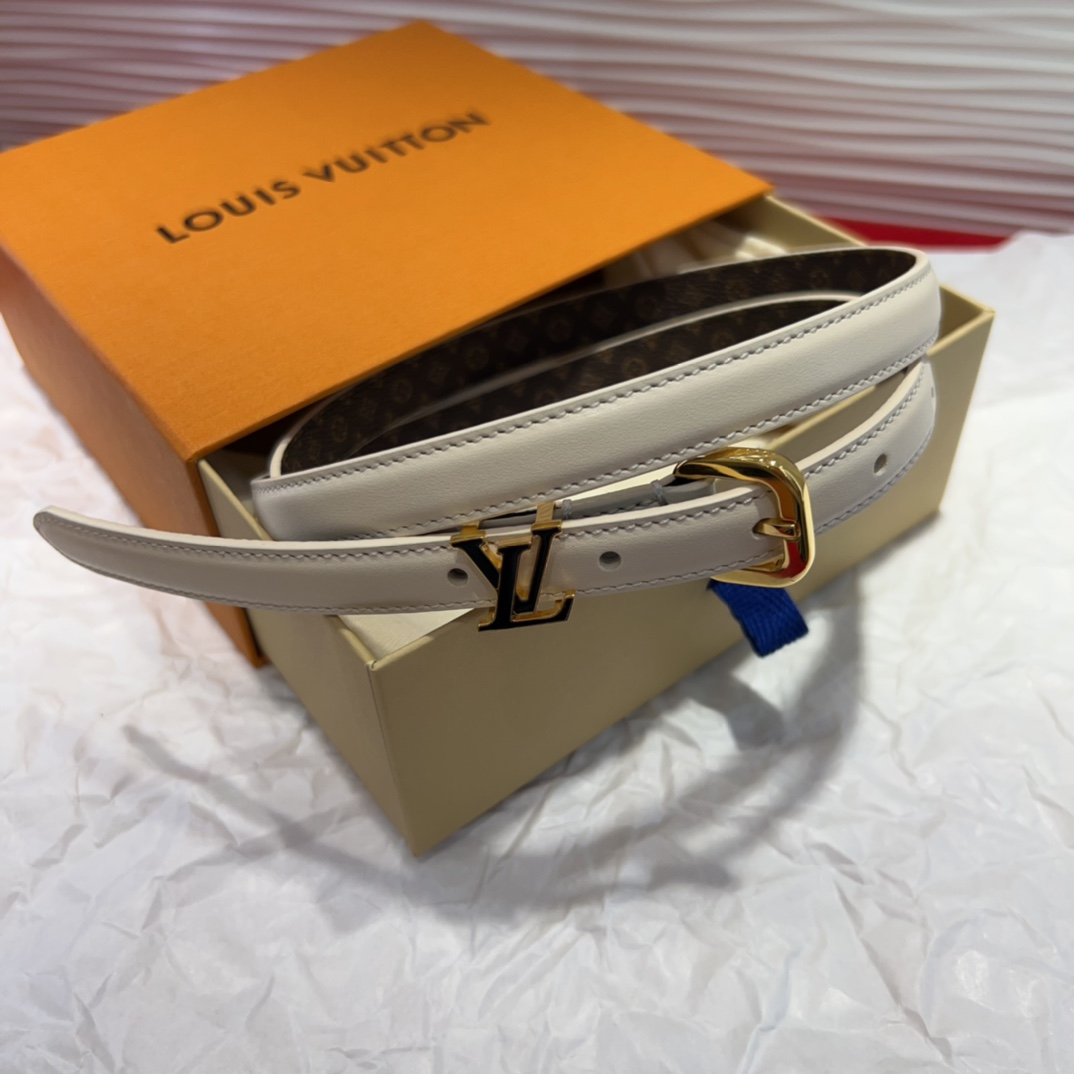 驴家 *｜女士妖带 上新啦～适合各种穿搭黑色：百搭之王 冷色暖色都能驾驭米色：春夏必备 清新又百搭扣头设