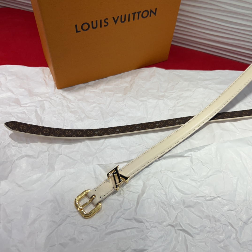 驴家 *｜女士妖带 上新啦～适合各种穿搭黑色：百搭之王 冷色暖色都能驾驭米色：春夏必备 清新又百搭扣头设