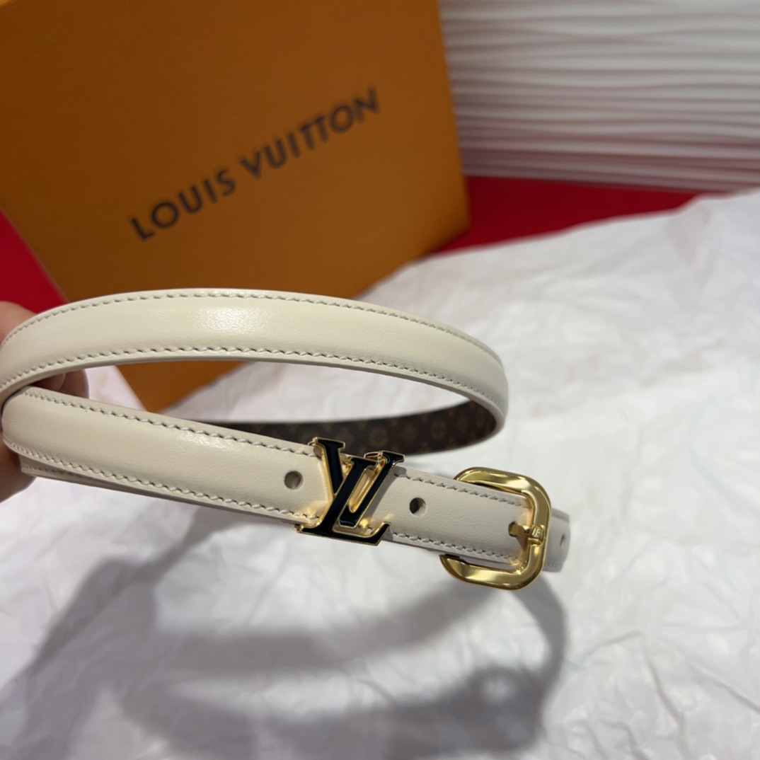 驴家 *｜女士妖带 上新啦～适合各种穿搭黑色：百搭之王 冷色暖色都能驾驭米色：春夏必备 清新又百搭扣头设