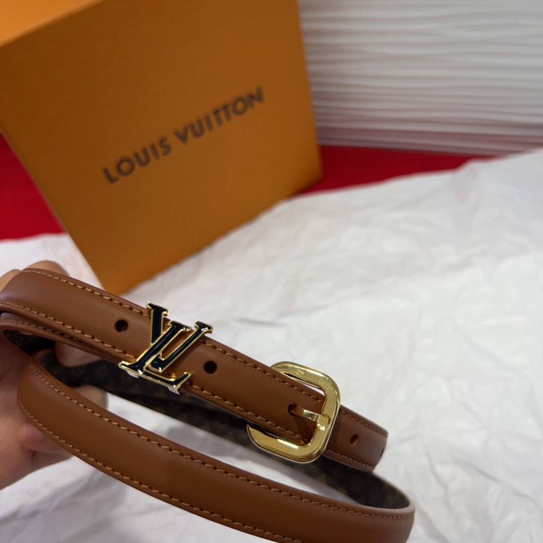 驴家 *｜女士妖带 上新啦～适合各种穿搭黑色：百搭之王 冷色暖色都能驾驭米色：春夏必备 清新又百搭扣头设