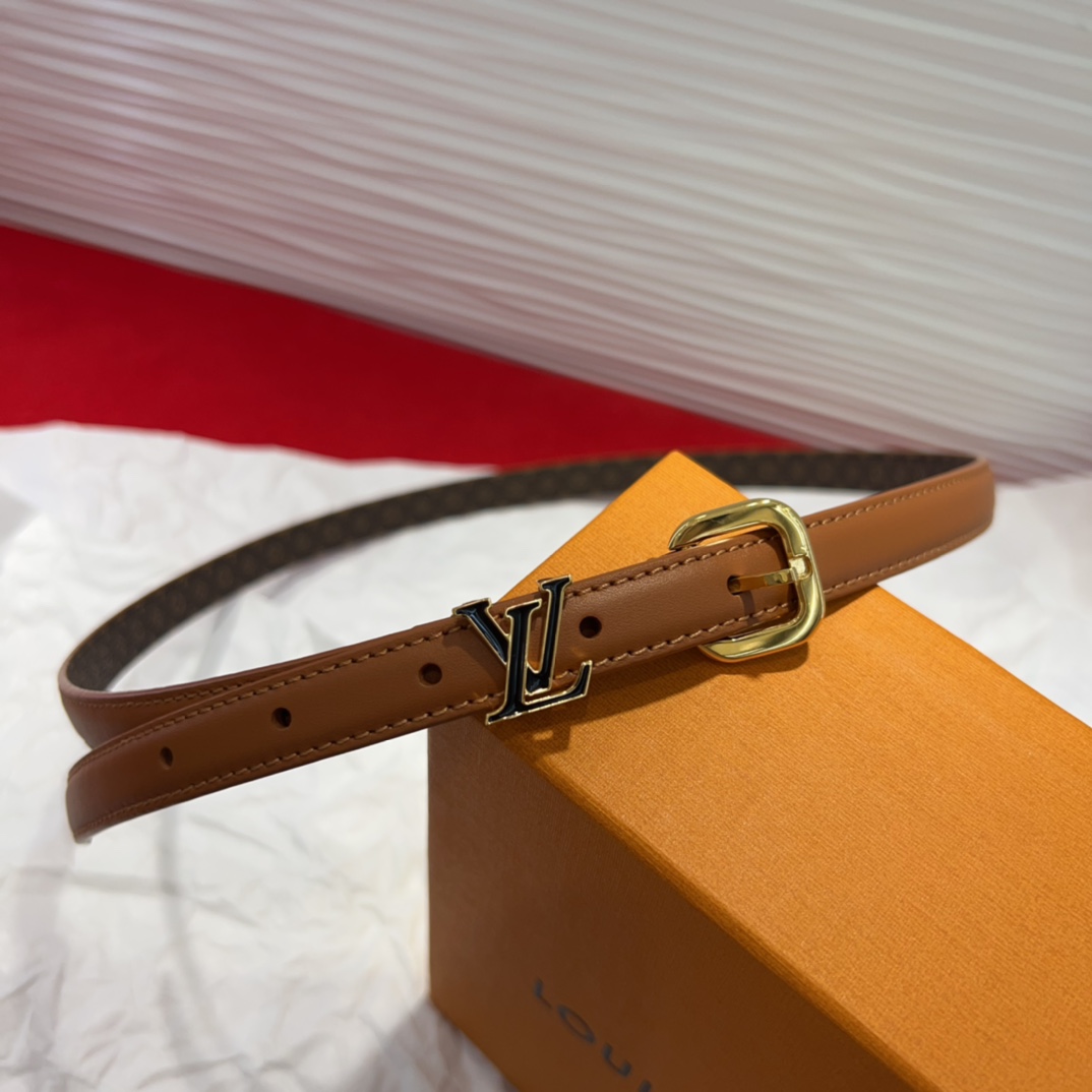 驴家 *｜女士妖带 上新啦～适合各种穿搭黑色：百搭之王 冷色暖色都能驾驭米色：春夏必备 清新又百搭扣头设