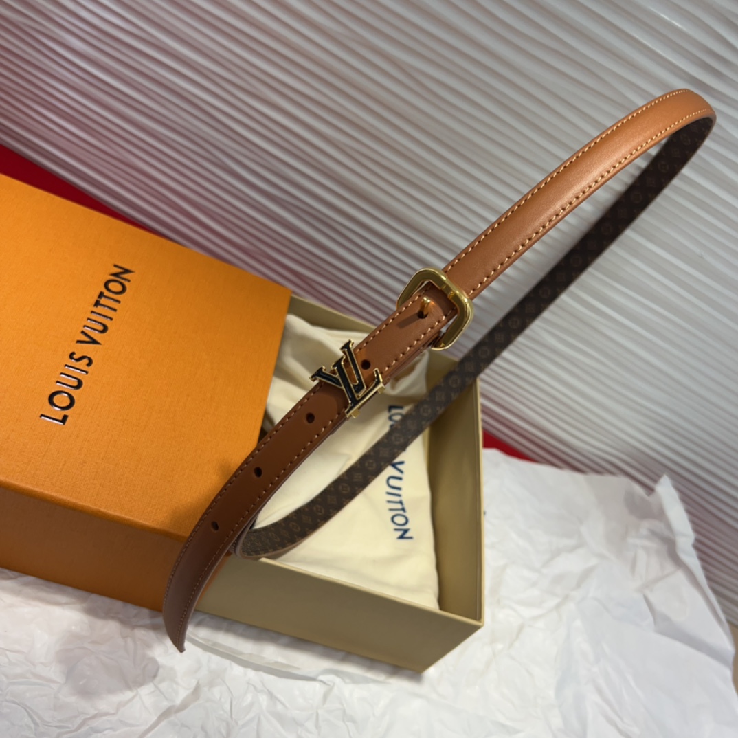 驴家 *｜女士妖带 上新啦～适合各种穿搭黑色：百搭之王 冷色暖色都能驾驭米色：春夏必备 清新又百搭扣头设