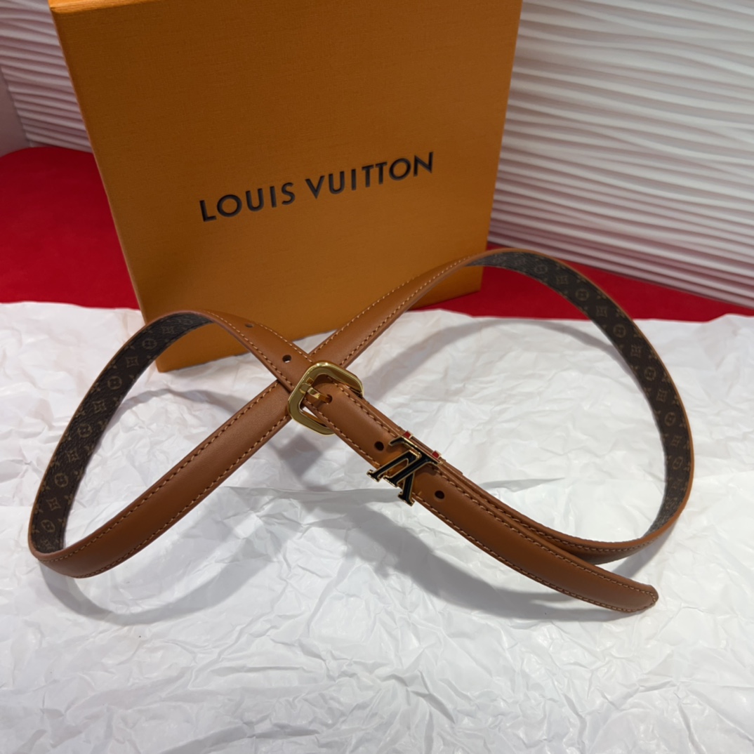 驴家 *｜女士妖带 上新啦～适合各种穿搭黑色：百搭之王 冷色暖色都能驾驭米色：春夏必备 清新又百搭扣头设