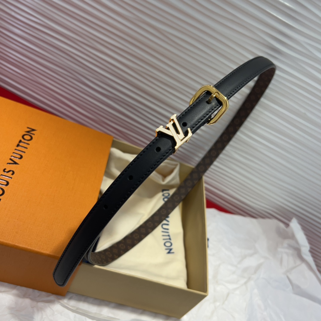 驴家 *｜女士妖带 上新啦～适合各种穿搭黑色：百搭之王 冷色暖色都能驾驭米色：春夏必备 清新又百搭扣头设