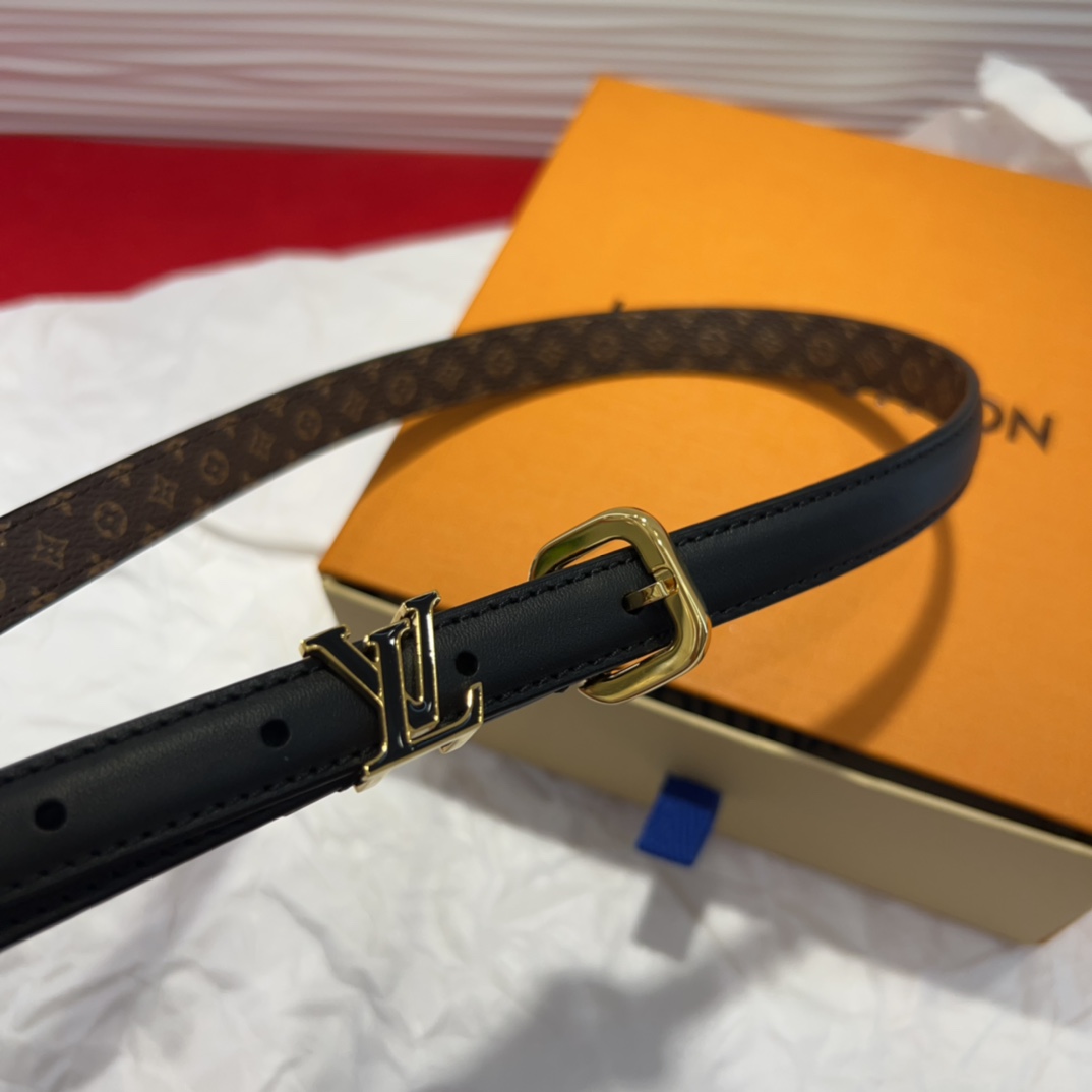 驴家 *｜女士妖带 上新啦～适合各种穿搭黑色：百搭之王 冷色暖色都能驾驭米色：春夏必备 清新又百搭扣头设