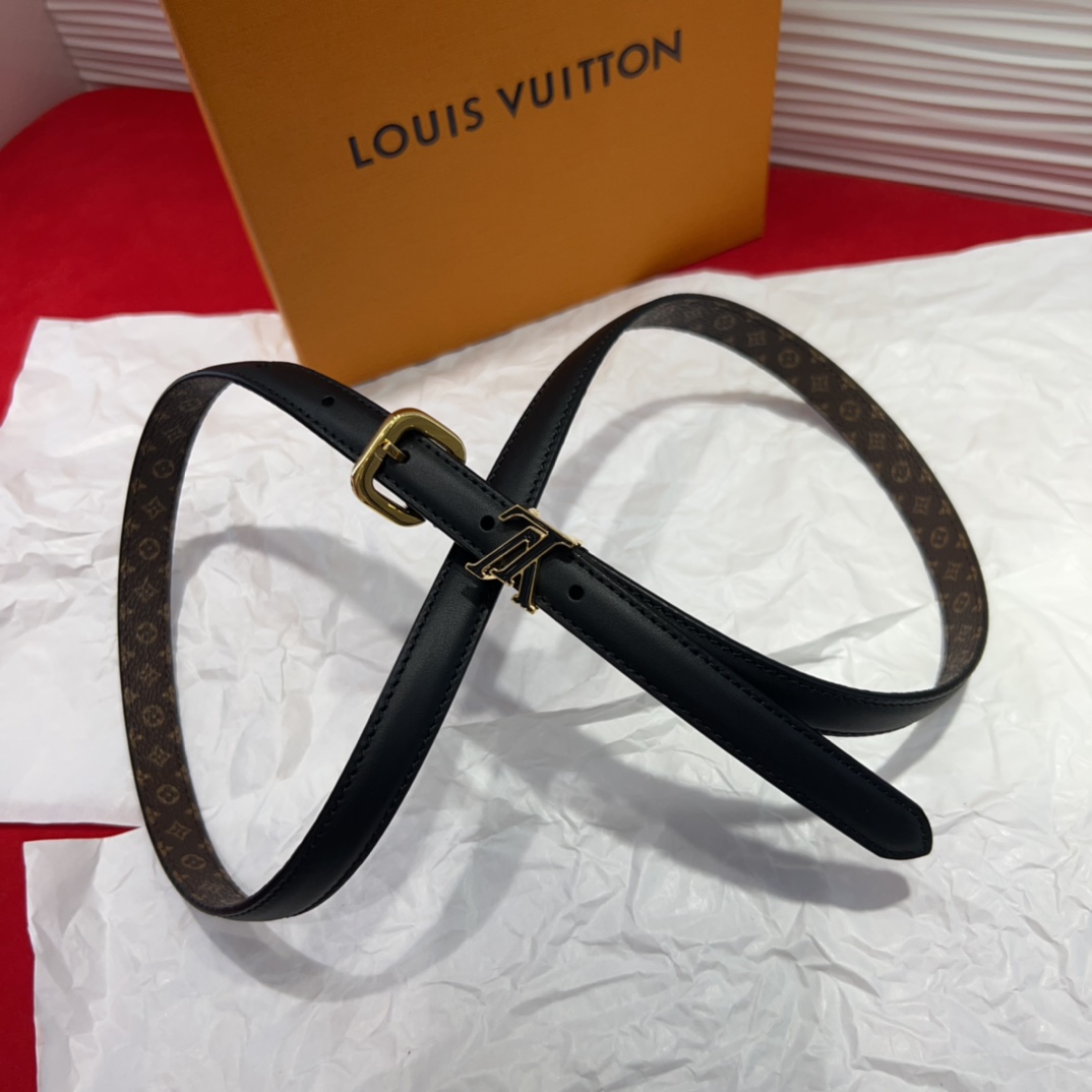 驴家 *｜女士妖带 上新啦～适合各种穿搭黑色：百搭之王 冷色暖色都能驾驭米色：春夏必备 清新又百搭扣头设