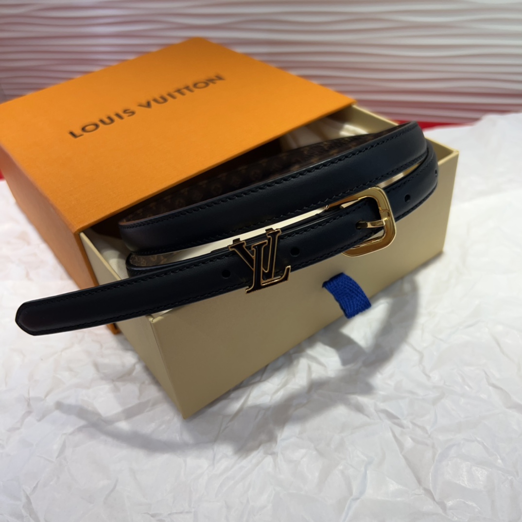 驴家 *｜女士妖带 上新啦～适合各种穿搭黑色：百搭之王 冷色暖色都能驾驭米色：春夏必备 清新又百搭扣头设