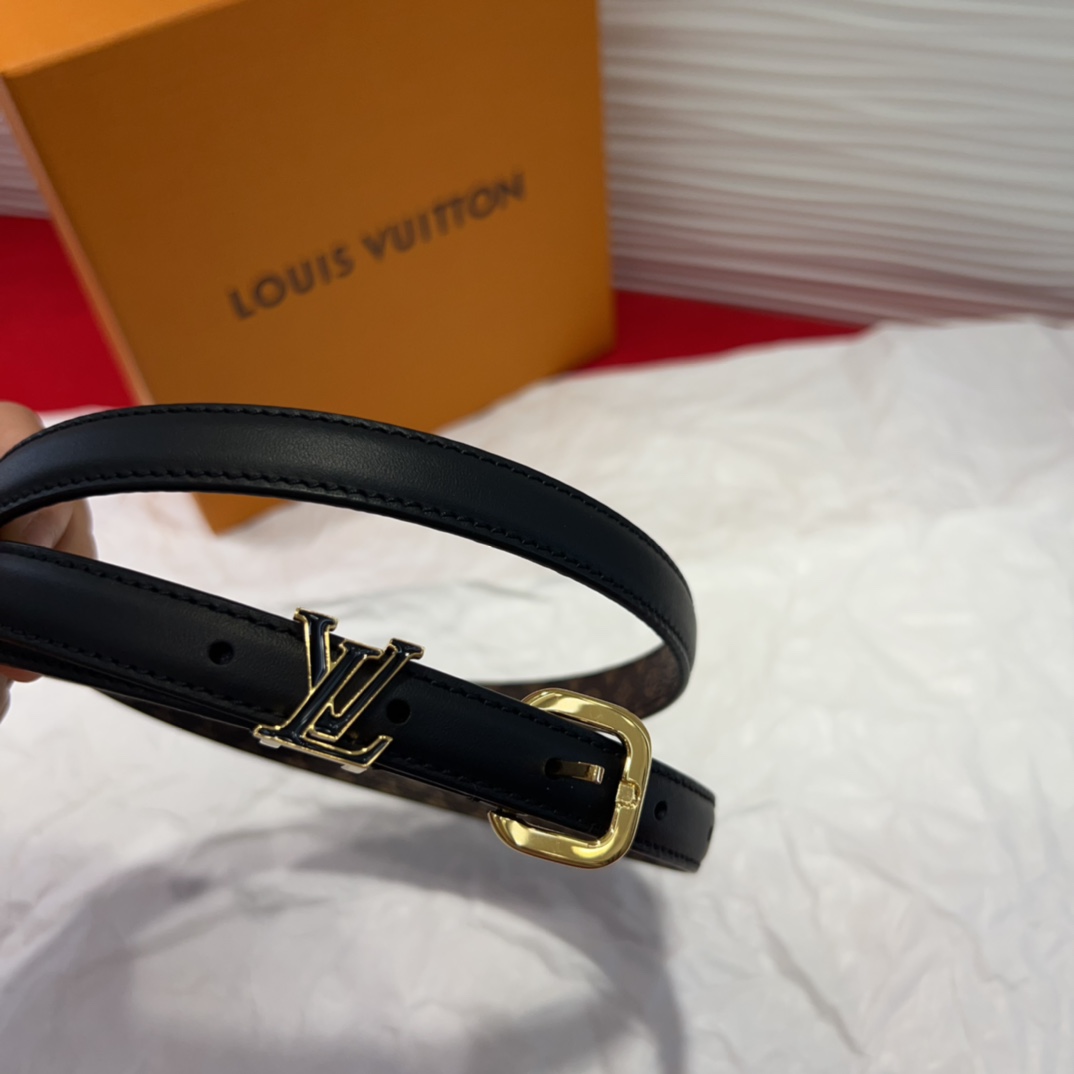 驴家 *｜女士妖带 上新啦～适合各种穿搭黑色：百搭之王 冷色暖色都能驾驭米色：春夏必备 清新又百搭扣头设