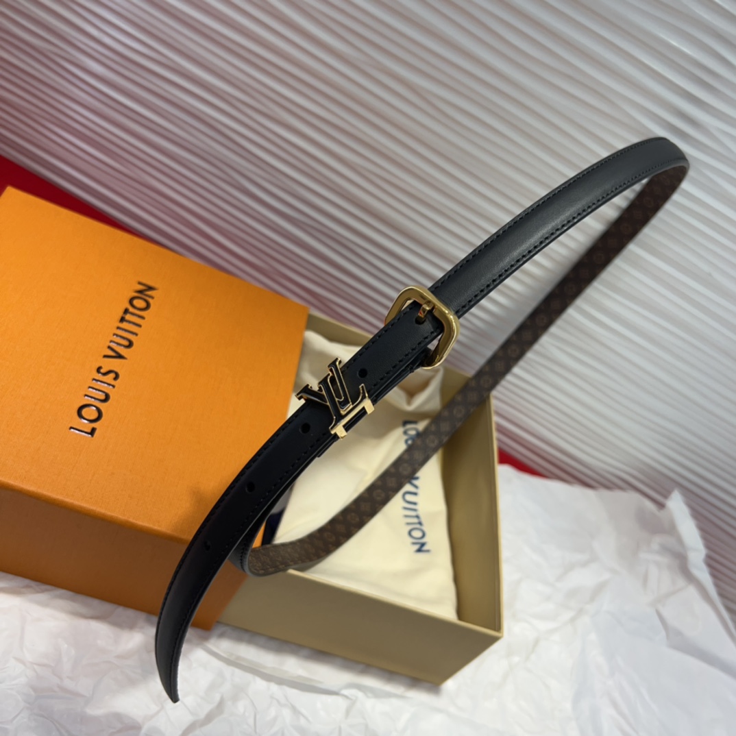 驴家 *｜女士妖带 上新啦～适合各种穿搭黑色：百搭之王 冷色暖色都能驾驭米色：春夏必备 清新又百搭扣头设