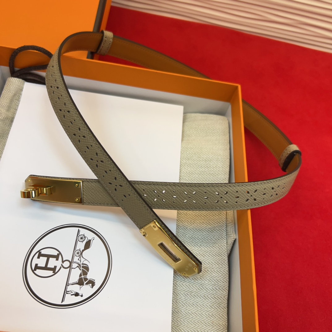 H家凯莉扣镂空腰带
kelly garden Party皮带，镂空的设计真的很有个性，搭配316精钢，