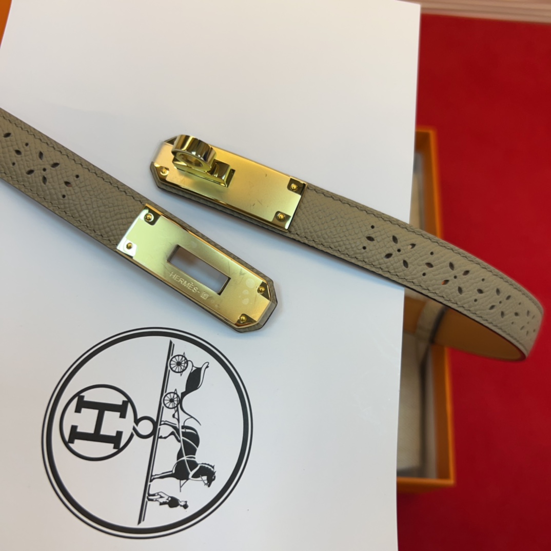  H家凯莉扣镂空腰带
kelly garden Party皮带，镂空的设计真的很有个性，搭配316精钢，