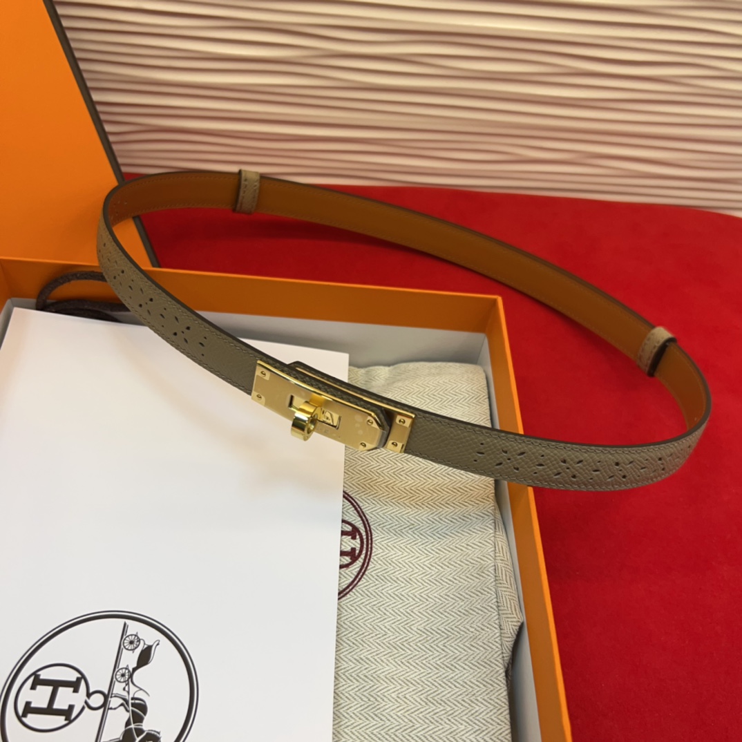  H家凯莉扣镂空腰带
kelly garden Party皮带，镂空的设计真的很有个性，搭配316精钢，