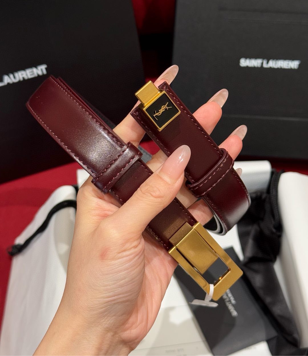 Saint Laurent Dames Riem - Verstelbare Lederen Riem met Gesp - Bordo
