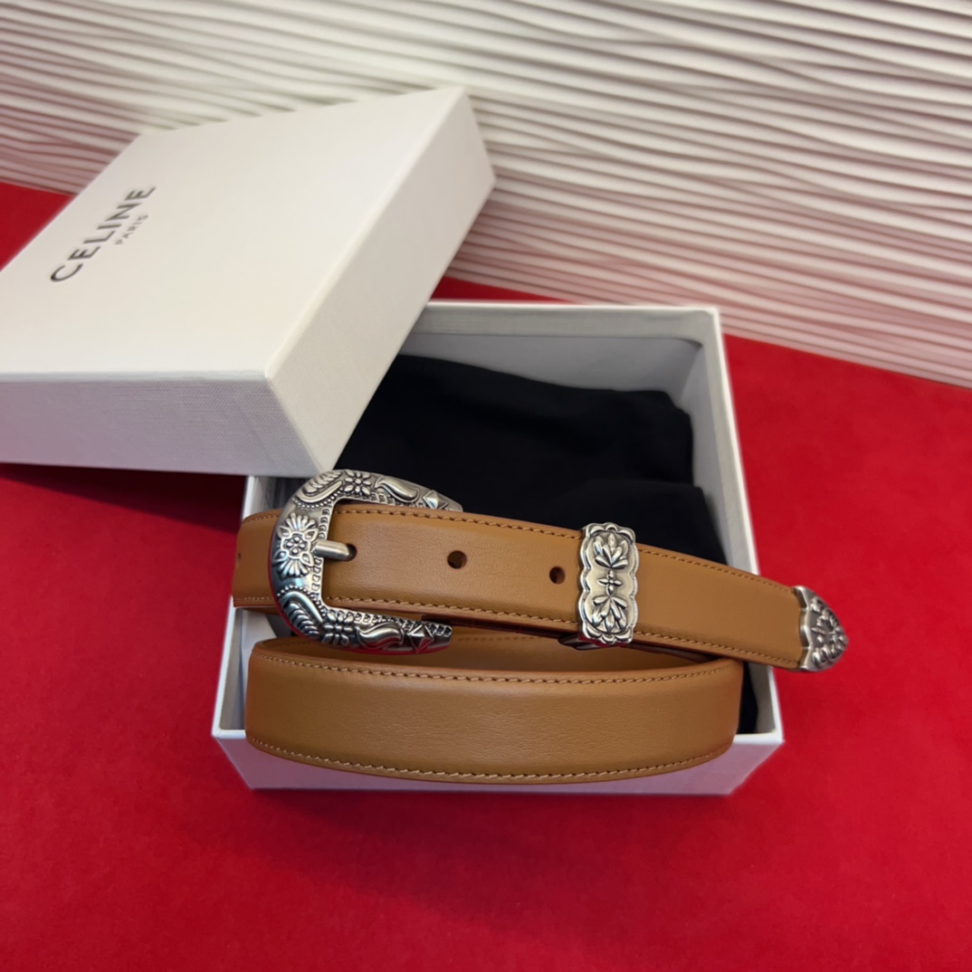 c eline TRIOMPHE中号标志印花牛皮革腰带标志印花和牛皮革 TRIOMPHE配领扣带扣环扣和