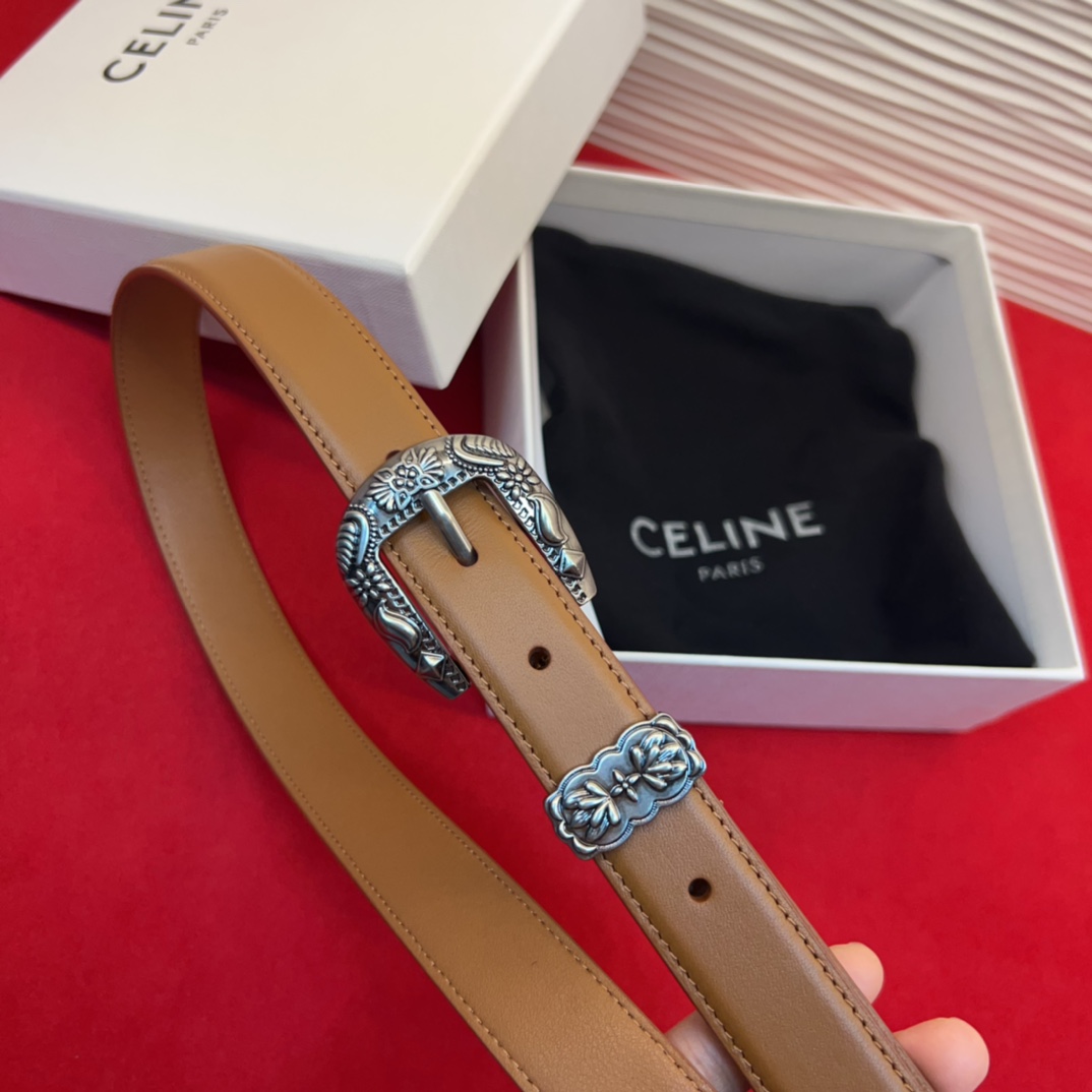 c eline TRIOMPHE中号标志印花牛皮革腰带标志印花和牛皮革 TRIOMPHE配领扣带扣环扣和