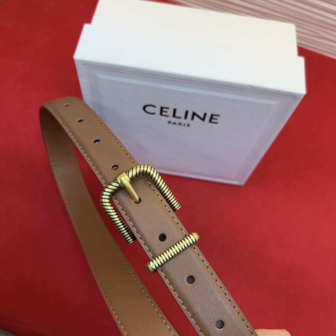 c eline TRIOMPHE中号标志印花牛皮革腰带标志印花和牛皮革 TRIOMPHE配领扣带扣环扣和