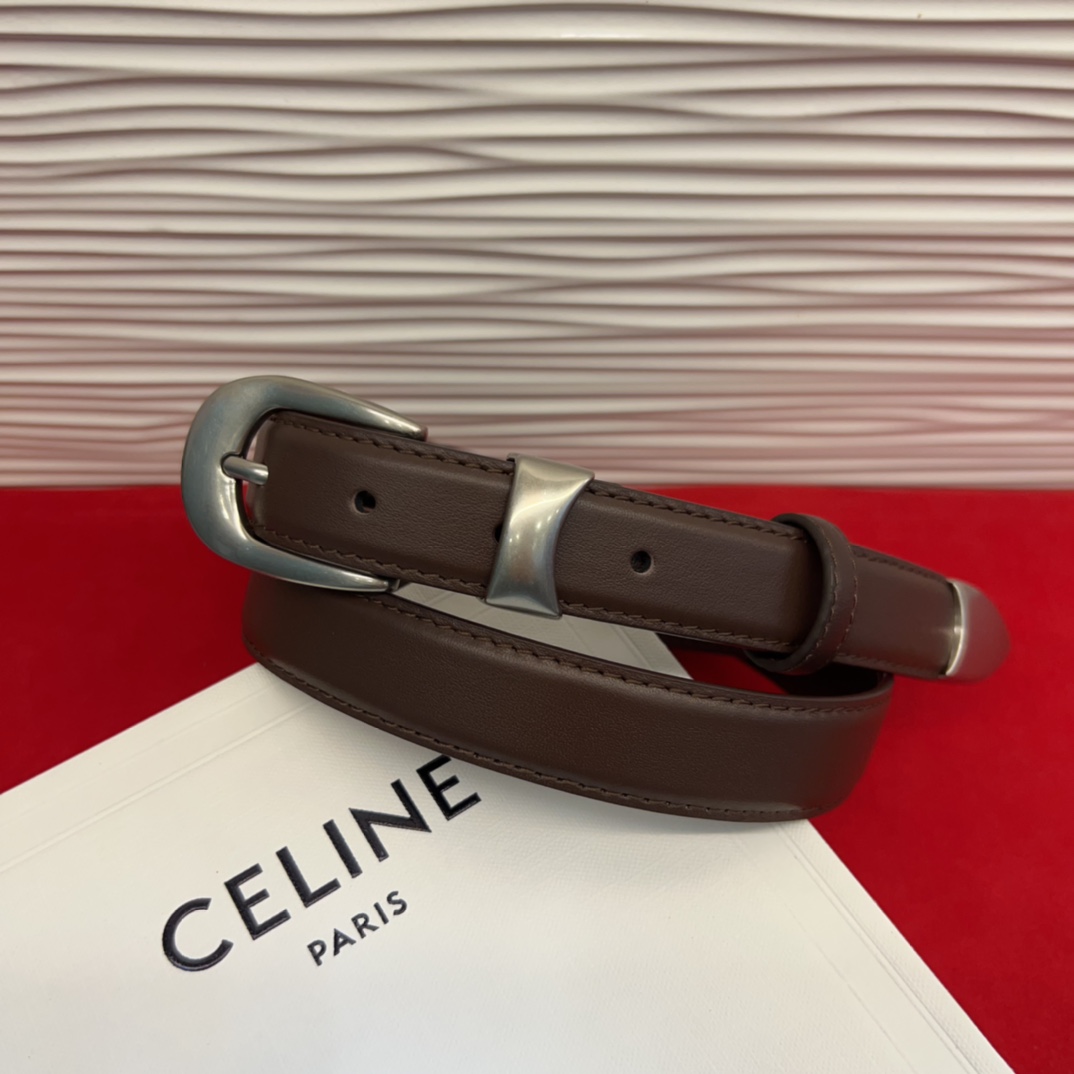 c eline TRIOMPHE中号标志印花牛皮革腰带标志印花和牛皮革 TRIOMPHE配领扣带扣环扣和