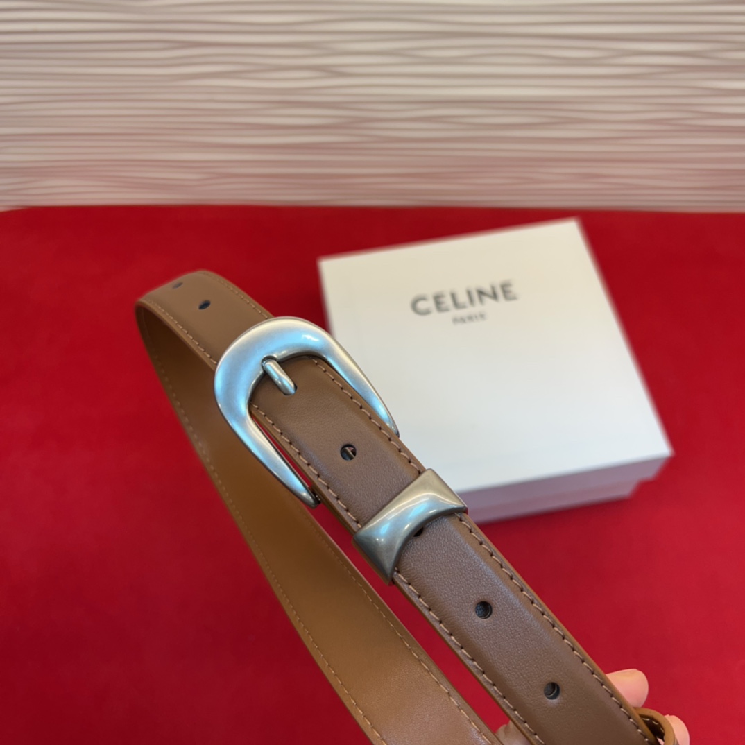 c eline TRIOMPHE中号标志印花牛皮革腰带标志印花和牛皮革 TRIOMPHE配领扣带扣环扣和