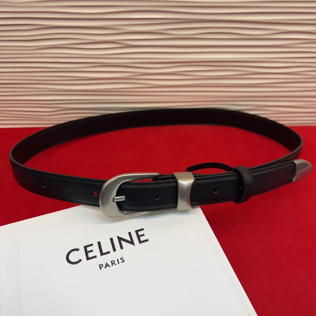 c eline TRIOMPHE中号标志印花牛皮革腰带标志印花和牛皮革 TRIOMPHE配领扣带扣环扣和