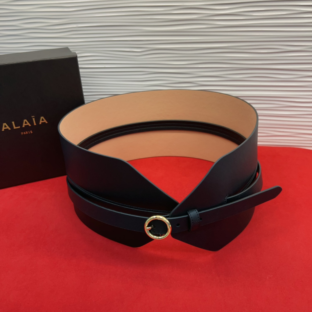 Alaia 阿来莱 腰封、品牌标志性的双层工艺，Alaia是一个以高级时装为魂的巴黎时装品牌。码数70欧