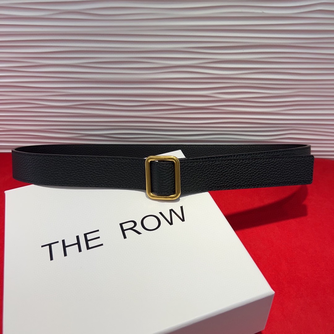 THE ROW该品牌的设计灵感源自他们对波西米亚风格以及精美奢华风的喜爱。在这个冬天，用一条腰带提升身形